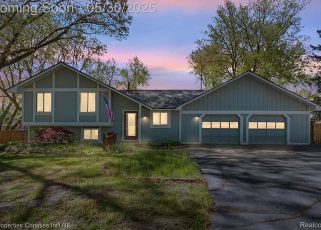 Property at 6785 Grassland Ave, West Bloomfield, MI 48324, 3 beds, 2 baths