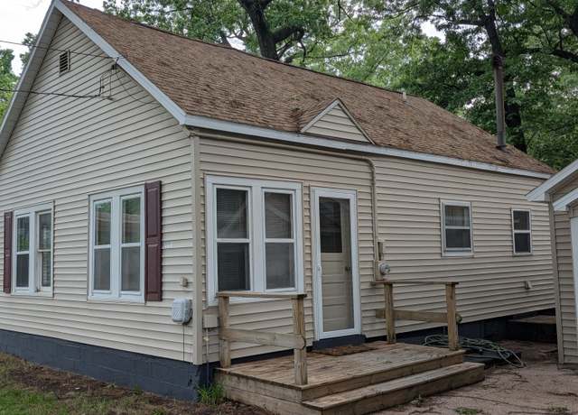 Property at 157 S Kenwood St, Muskegon, MI 49442, 2 beds, 1 bath