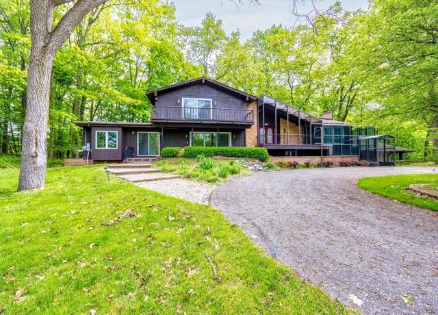 Property at 4710 Cove Rd, West Bloomfield, MI 48323, 4 beds, 3.5 baths