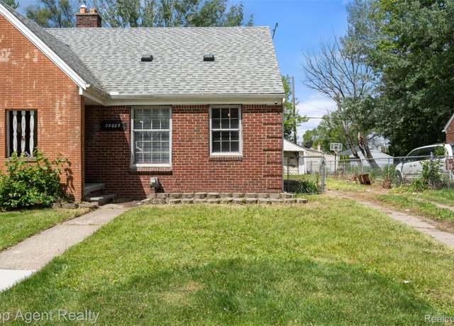 Property at 23089 Brittany Ave, Eastpointe, MI 48021, 3 beds, 1 bath