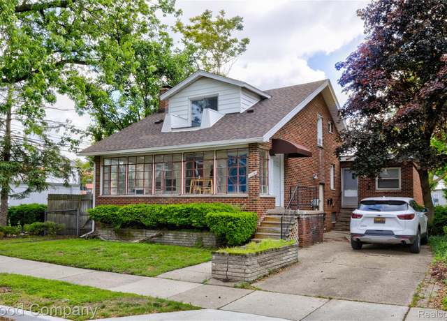 Property at 115 S Pleasant St, Royal Oak, MI 48067, 5 beds, 3 baths