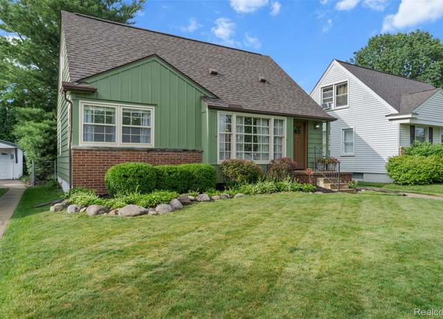Property at 308 Walnut Ave, Royal Oak, MI 48073, 3 beds, 2 baths