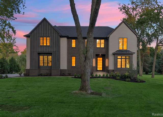 Property at 4731 Haddington Dr, Bloomfield Hills, MI 48304, 5 beds, 5.5 baths