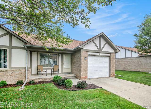 Property at 15914 Magnolia Dr S, Clinton Township, MI 48038, 2 beds, 2 baths