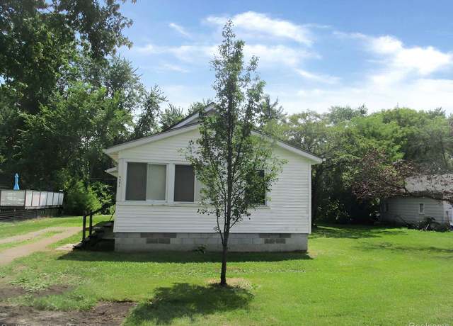 Property at 4595 Griswold Rd, Kimball, MI 48074, 3 beds, 2 baths