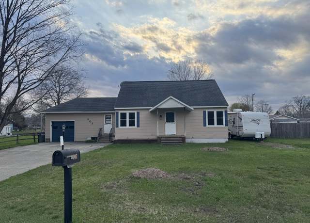 Property at 907 Hoffman St, Muskegon, MI 49442, 3 beds, 1 bath