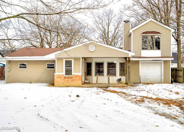 Property at 36850 Perry St, Romulus, MI 48174, 4 beds, 1 bath