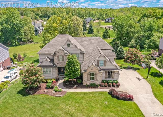 Property at 8922 Stonewall W, Clarkston, MI 48348, 4 beds, 3.5 baths