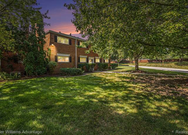 Property at 670 E Fox Hills Dr, Bloomfield Hills, MI 48304, 2 beds, 2 baths