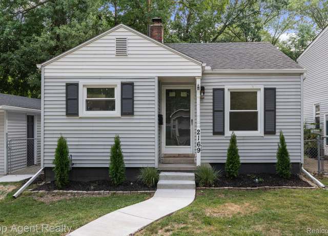 Property at 2169 Roslyn Rd, Grosse Pointe Woods, MI 48236, 2 beds, 1 bath
