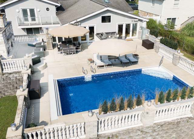 Property at 1116 Shore Dr, New Buffalo, MI 49117, 4 beds, 3 baths