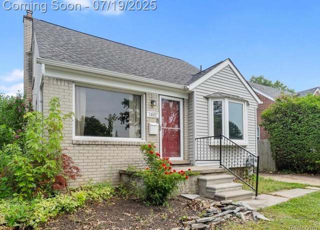 Property at 1632 Goddard Rd, Lincoln Park, MI 48146, 3 beds, 1.5 baths