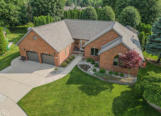 Property at 46769 Park Lane Ct, Macomb, MI 48042, 4 beds, 3 baths