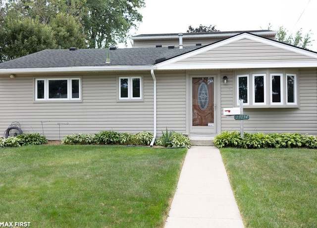 Property at 23134 Detour St, St Clair Shores, MI 48082, 3 beds, 2.5 baths