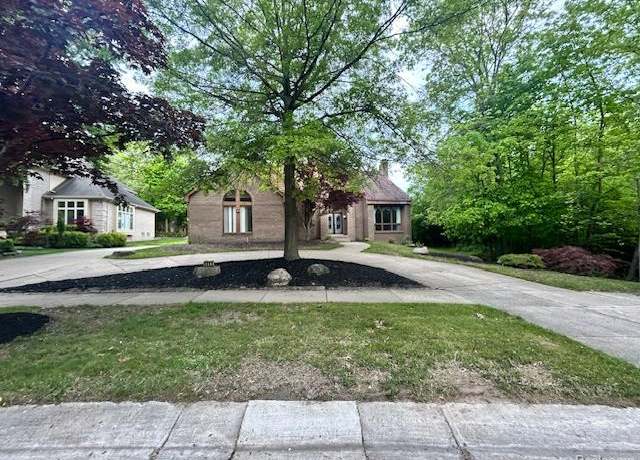 Property at 6880 Burtonwood Dr, West Bloomfield, MI 48322, 4 beds, 5 baths