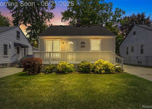Property at 902 Donald Ave, Royal Oak, MI 48073, 3 beds, 1 bath