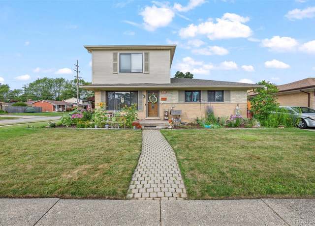Property at 21301 Violet St, St Clair Shores, MI 48082, 4 beds, 3 baths