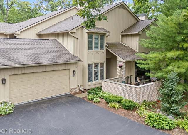Property at 1109 Ivyglen Cir, Bloomfield Hills, MI 48304, 3 beds, 3.5 baths