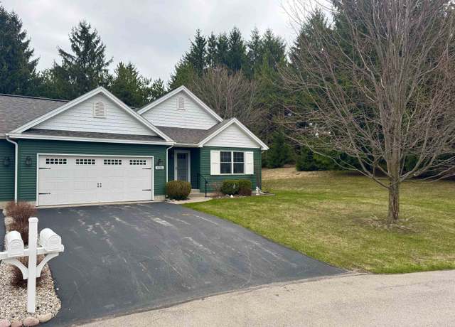 Property at 5206 Chestnut Ct, Traverse City, MI 49685, 3 beds, 2 baths
