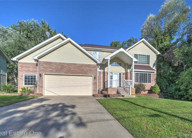 Property at 3950 Bradmore Ave, West Bloomfield, MI 48324, 4 beds, 3 baths