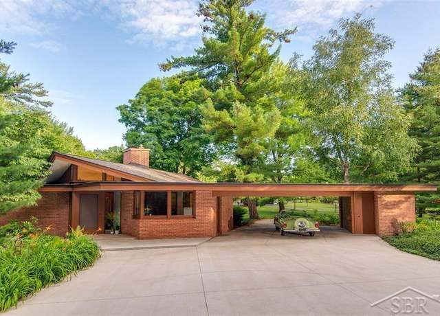 Property at 3410 Applewood Rd, Midland, MI 48640, 3 beds, 2 baths