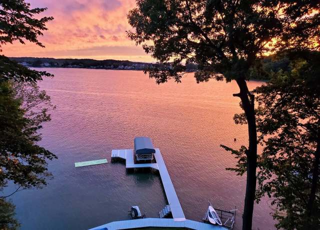 Property at 4626 Hilltop Dr, Caledonia, MI 49316, 5 beds, 3.5 baths