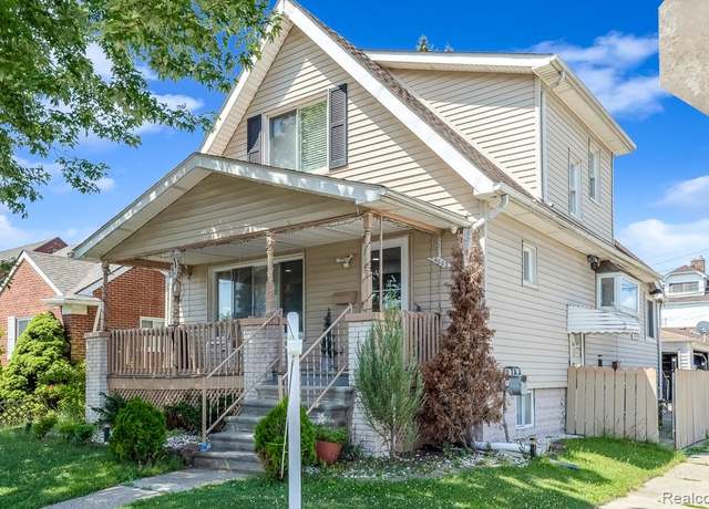 Property at 4663 Mead St N, Dearborn, MI 48126, 4 beds, 2.5 baths