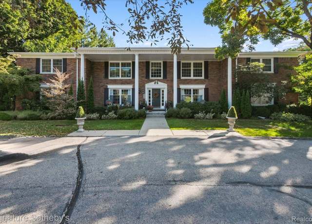 Property at 233 Barden Rd, Bloomfield Hills, MI 48304, 3 beds, 2 baths