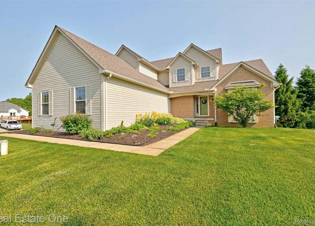 Property at 2338 Malena Ln, Oxford, MI 48371, 4 beds, 3.5 baths