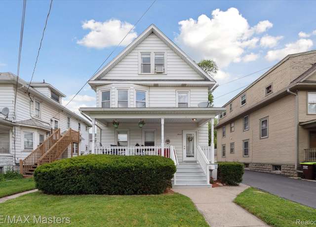 Property at 11 E Noble Ave, Monroe, MI 48162, 5 beds, 2 baths