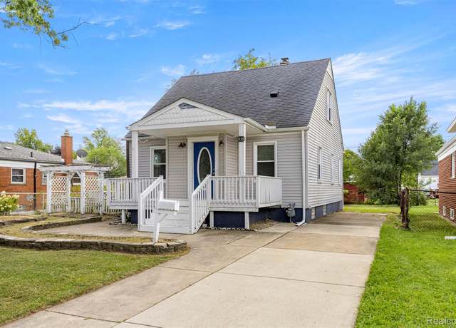 Property at 7139 Centralia St, Dearborn Heights, MI 48127, 3 beds, 2 baths