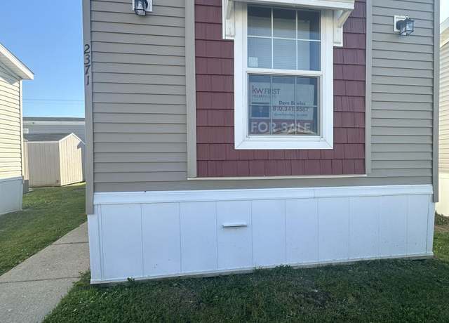 Property at 2371 Maple Dr, Fenton, MI 48430, 2 beds, 2 baths