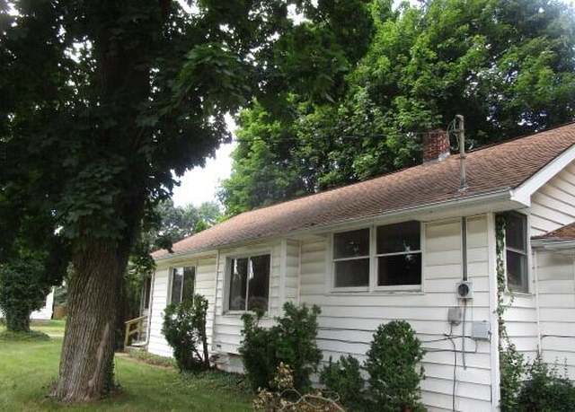 Property at 201 Ilene St, Sturgis, MI 49091, 2 beds, 1 bath