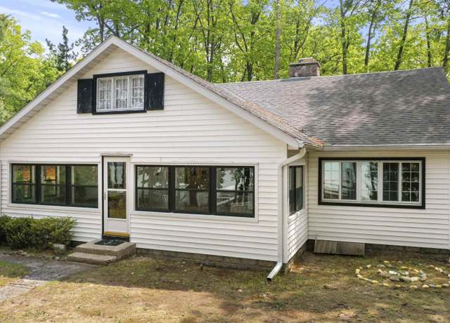 Property at 215 Pine Bluffs Rd, Roscommon, MI 48653, 6 beds, 2 baths