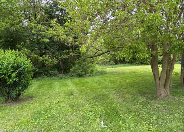 Property at 119 W Kennett Rd, Lake Orion, MI 48340
