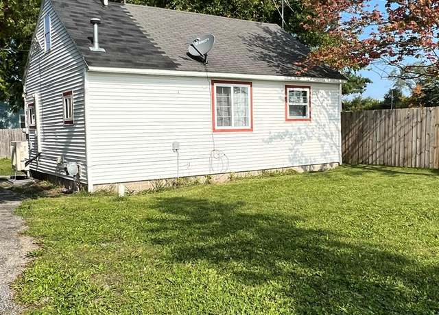 Property at 2221 Salt St, Saginaw, MI 48602, 2 beds, 1 bath