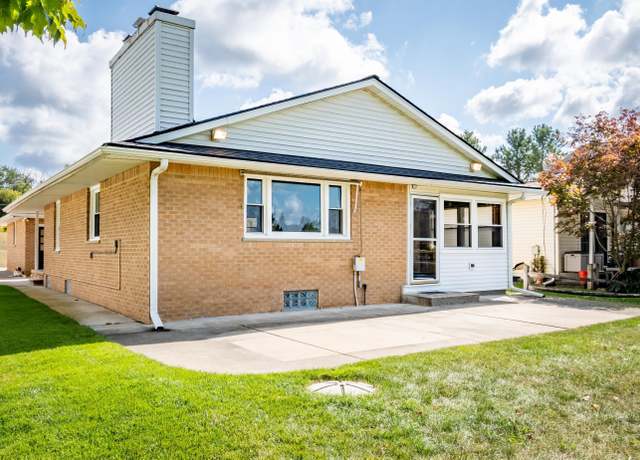 Property at 2615 Woodland Cove Dr, Brighton, MI 48114, 4 beds, 2 baths