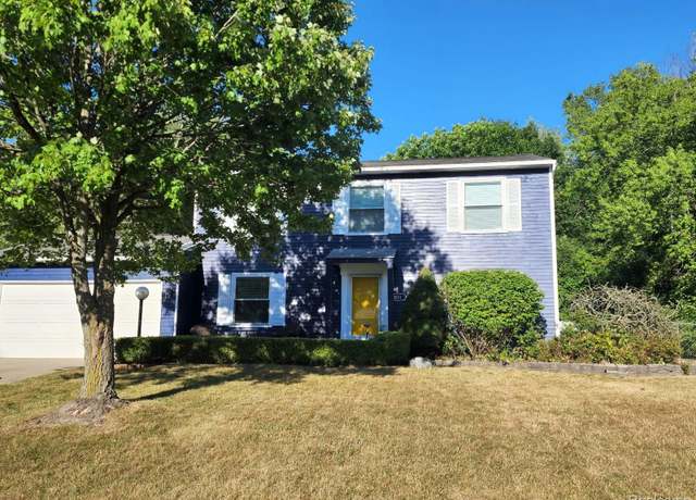 Property at 1811 Henbert Rd, West Bloomfield, MI 48324, 3 beds, 2.5 baths