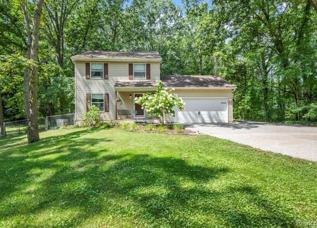 Property at 6550 Avon Dr, Green Oak Township, MI 48116, 3 beds, 1.5 baths