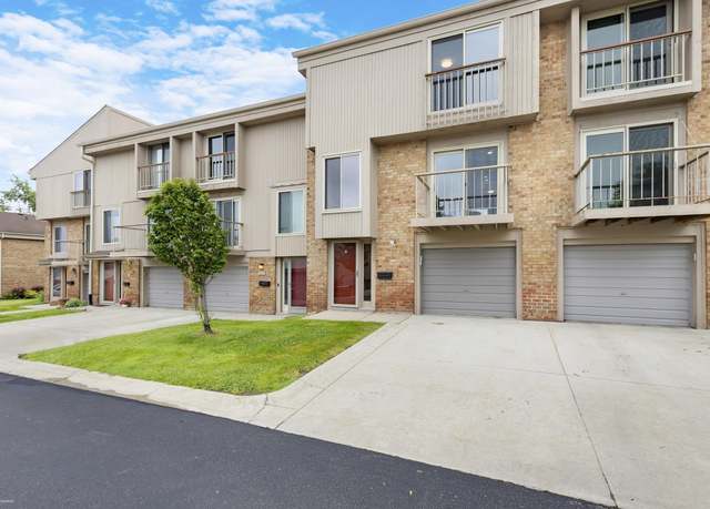 Property at 809 Oak Brook Rdg, Rochester Hills, MI 48307, 3 beds, 2 baths