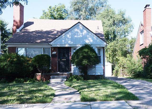 Property at 8035 Pinehurst St, Detroit, MI 48204, 3 beds, 1.5 baths