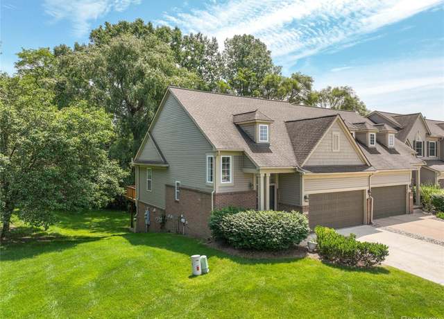 Property at 977 Sloane Ct, White Lake Charter Township, MI 48386, 2 beds, 3.5 baths