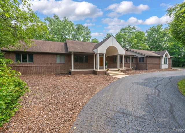 Property at 22959 Bristol Ct, Bingham Farms, MI 48025, 4 beds, 3 baths