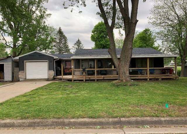 Property at 424 E York St, Cassopolis, MI 49031, 2 beds, 0.5 baths