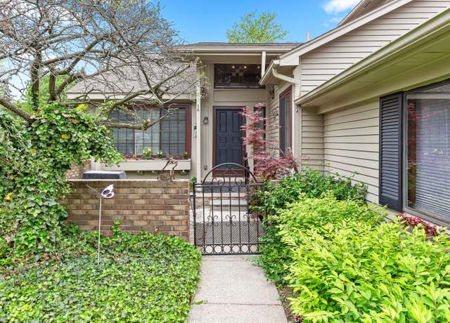 Property at 7207 Creeks Bend Dr, West Bloomfield, MI 48322, 3 beds, 3.5 baths