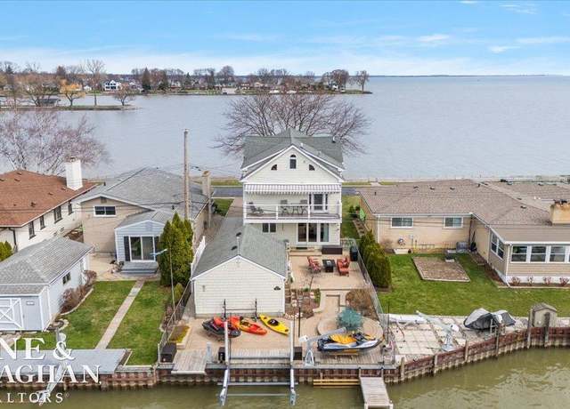 Property at 22680 Wildwood St, Saint Clair Shores, MI 48081, 3 beds, 2.5 baths