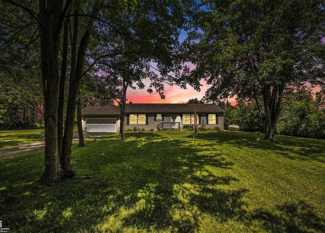 Property at 12112 Griffin Rd, Memphis, MI 48041, 3 beds, 2 baths