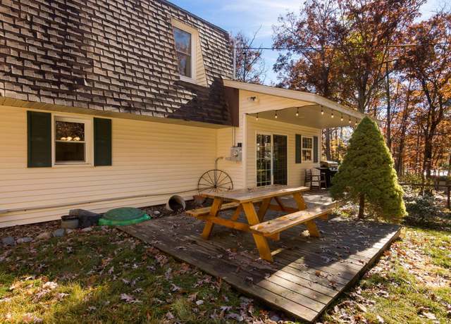 Property at 607 Shelly B Ln, Traverse City, MI 49696, 3 beds, 1 bath