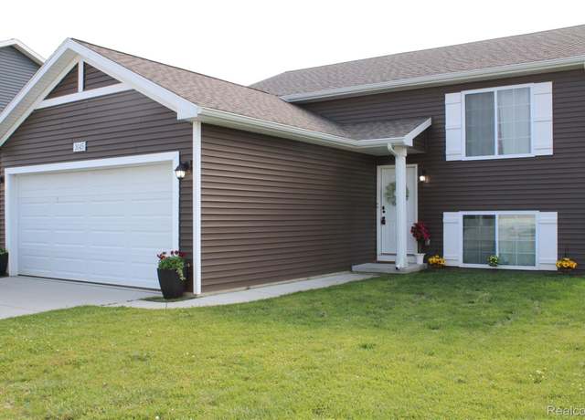 Property at 3045 Ivy Wood Cir, Howell, MI 48855, 3 beds, 2 baths