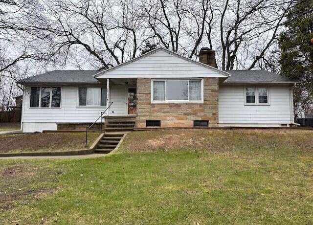 Property at 523 S Meridian Rd, Hudson, MI 49247, 3 beds, 1.5 baths